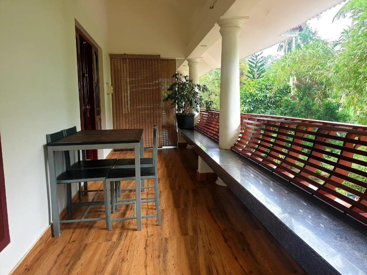 Amritham Holidays Homestay Trivandrum Thiruvananthapuram Buitenkant foto