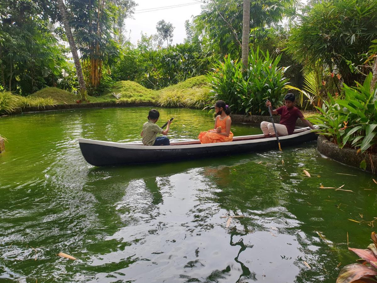 Amritham Holidays Homestay Trivandrum Thiruvananthapuram Buitenkant foto