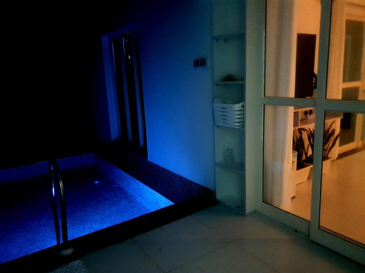 Amritham Holidays Homestay Trivandrum Thiruvananthapuram Buitenkant foto